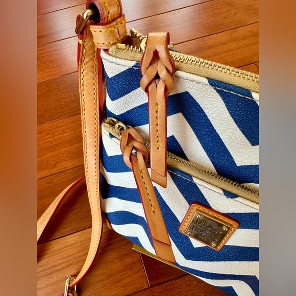 Dooney & Bourke Navy and White Chevron Crossbody Bag - Picture 6 of 13